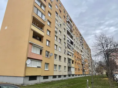 Na prenájom 1-izbový byt, 28 m², Dunajská Streda, Nám. SNP