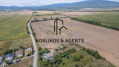 Na predaj pozemok, Sečovce