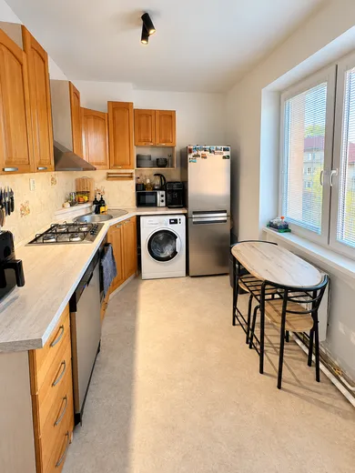 Na prenájom 3-izbový byt, 65 m², Levice, Ul. Ľ. Štúra
