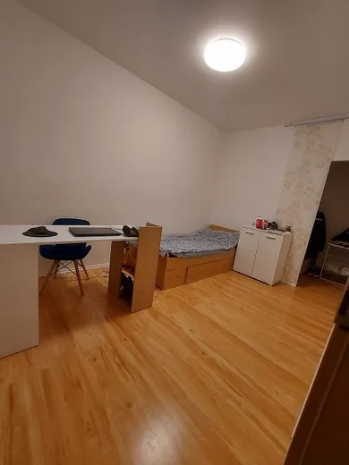 Na prenájom 2-izbový byt, 50 m², Bratislava-Staré Mesto, Žilinská