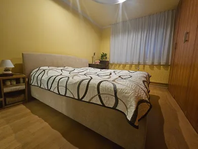 Na predaj 3-izbový byt, 83 m², Levice