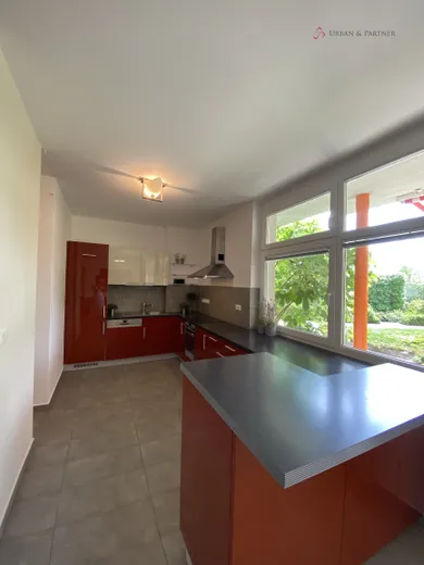 Na prenájom 6-izbový dom, 270 m², Bratislava-Nové Mesto