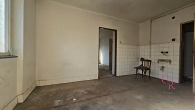 Na predaj dom, Jur nad Hronom