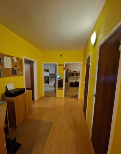 Na predaj 3-izbový byt, 76 m², Bratislava-Dúbravka, Homolova