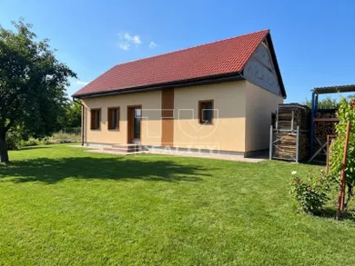 Na predaj dom v Nové Sady · €260 000 · Dokončené