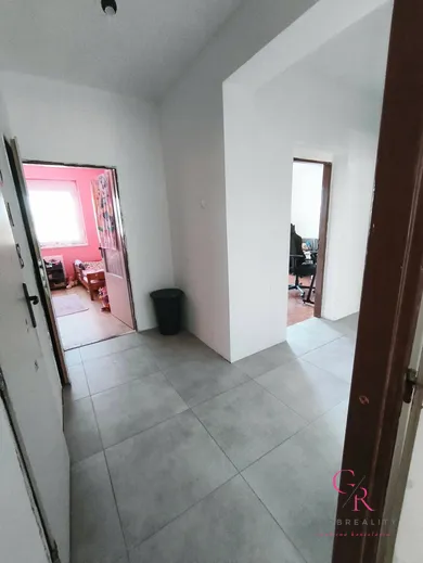 Na predaj 3-izbový byt, 72 m², Veľká Ves nad Ipľom