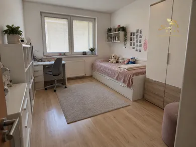Na predaj 3-izbový byt, 90 m², Piešťany, Nálepkova