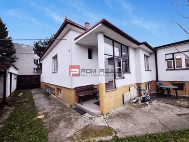 Na predaj 5-izbový dom, 145 m², Piešťany, Sadová