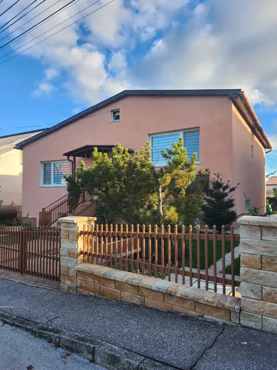 Domy na sprzedaż, Nitra · €359 000