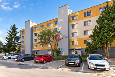 Eladó lakások, 4-szobás, Bratislava-Vrakuňa · €239 000