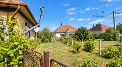 Na predaj dom, 90 m², Akaci utca