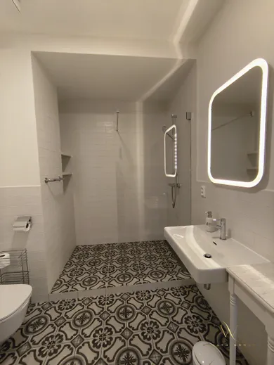 Na predaj 3-izbový byt, 139 m², Bratislava-Staré Mesto, Obchodná 4
