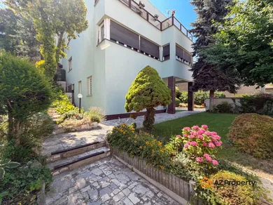 Na predaj dom v Bratislava-Staré Mesto · €1 650 000 · Čiastočná rekonštrukcia