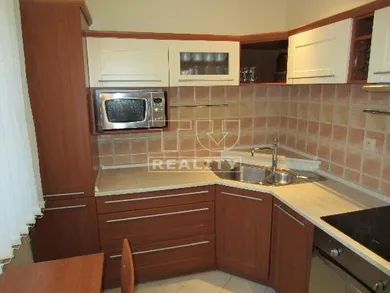Na predaj 3-izbový byt, 70 m², Michalovce
