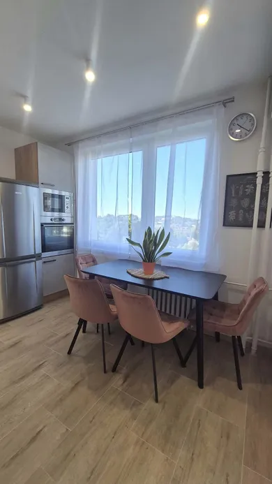 Na prenájom 3-izbový byt, 64 m², Nitra, Lúcna