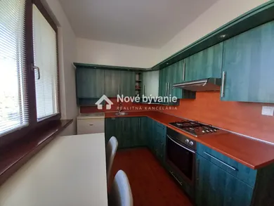 Mieszkania na wynajem, 3-pokojowe, Košice-Sever · €850
