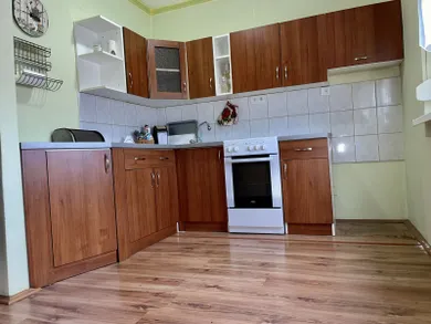 Na prenájom 1-izbový byt, 28 m², Dunajská Streda, Nám. SNP