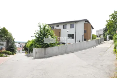 Byty na prenájom 4-izbový, Bratislava-Staré Mesto · €3 500