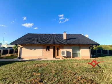 Na predaj dom, 330 m², Nové Mesto nad Váhom