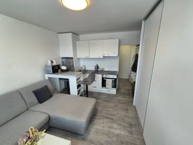 Mieszkania na sprzedaż, 1-pokojowe, Nitra · €109 000