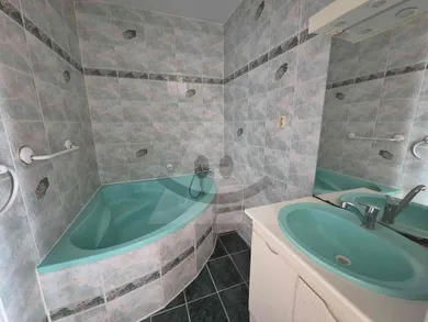 Na predaj 2-izbový byt, 57 m², Komárno, Meštianská