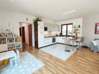 Na predaj dom, 116 m², Bratislava-Záhorská Bystrica, Strmý vŕšok
