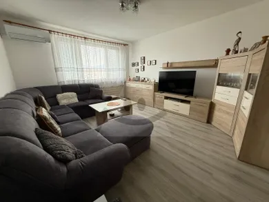Byty na predaj 3-izbový, Prievidza · €112 000