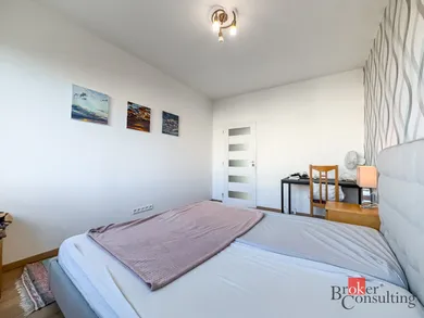 Na prenájom 3-izbový byt, 70 m², Bratislava-Nové Mesto, Mikovíniho