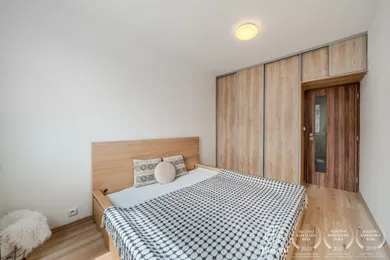 Na predaj 4-izbový byt, 85 m², Bratislava-Petržalka, Vígľašská