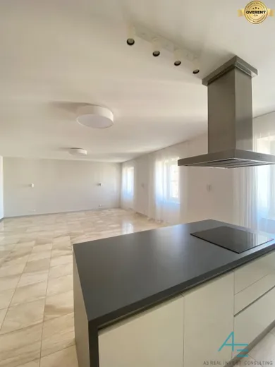 Na prenájom 2-izbový byt, 85 m², Bratislava-Staré Mesto, Hlboká
