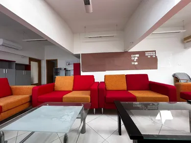 Na prenájom objekt, 229 m², Hlohovec, Nitrianska