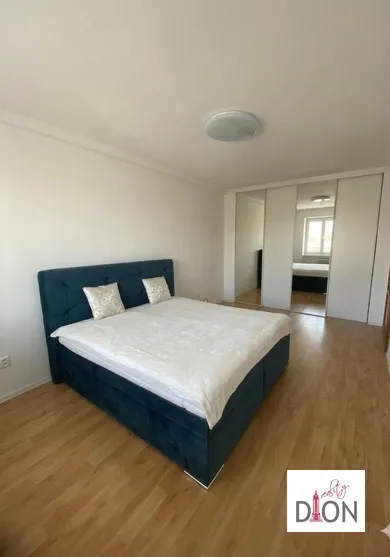 Na predaj 2-izbový byt, 71 m², Zvolen, Námestie Slobody