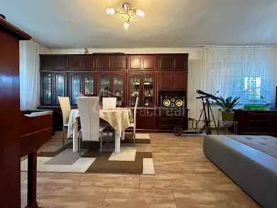 Na predaj dom, 108 m², Nové Zámky, 15 min.autom aj vlakom od NZ