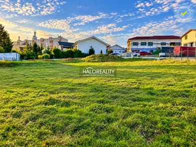 Na predaj pozemok, 156 m², Prievidza