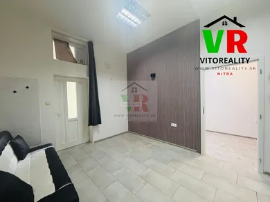 Na prenájom komerčné, 40 m², Nitra, Štefánikova trieda