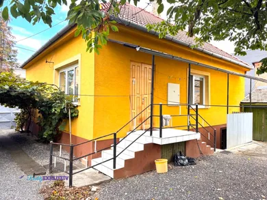 Na predaj 2-izbový dom, 106 m², Lučenec