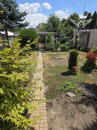 Na predaj 5-izbový dom, 200 m², Kolárovo
