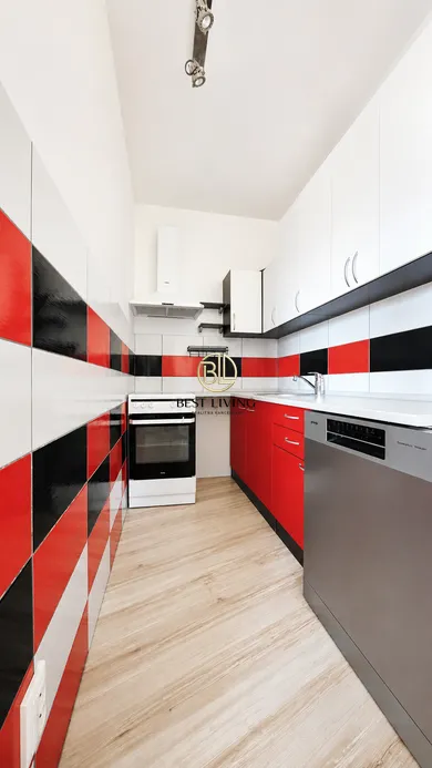 Na predaj 2-izbový byt, 53 m², Nemšová, Osloboditeľov