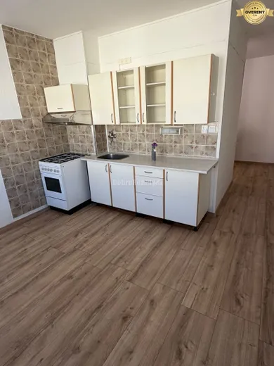 Na prenájom 2-izbový byt, 68 m², Prievidza, A. Škarvana