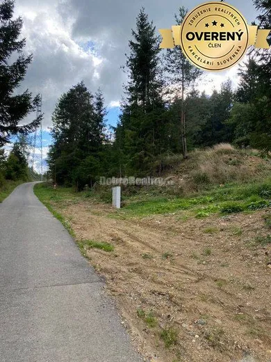Na predaj pozemok, 124 m², Kremnické Bane