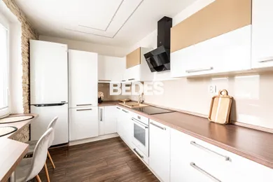 Na predaj 3-izbový byt, 65 m², Handlová, Partizánska 1