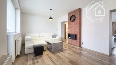 Na predaj 3-izbový byt, 66 m², Belá-Dulice, -