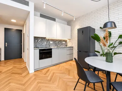 Na predaj 2-izbový byt, 51 m², Bratislava-Staré Mesto, Továrenská
