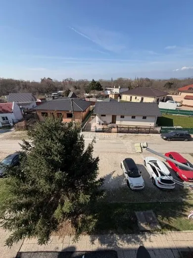 Na predaj 3-izbový byt, 74 m², Igram
