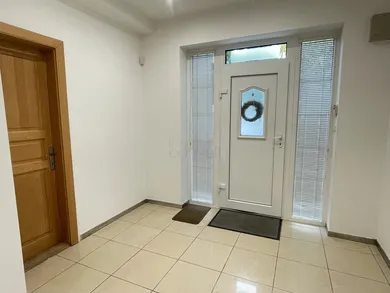 Na predaj dom, 250 m², Komárno, Ul. gen. Klapku