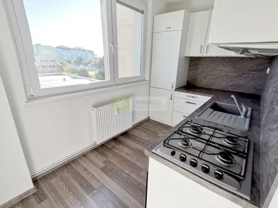 Na prenájom 1-izbový byt, 35 m², Bratislava-Vrakuňa, Rajčianska