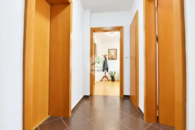 Na prenájom komerčné, 68 m², Košice-Staré Mesto, Kováčska