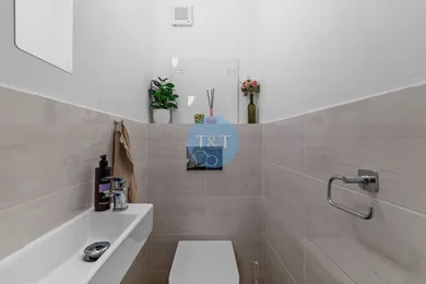 Na predaj 3-izbový byt, 78 m², Bratislava-Petržalka, Jungmannova