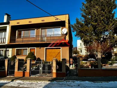 Будинки на продаж, 6-кімнатні, Limbach · €375 000