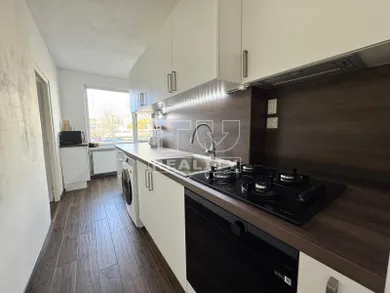 Mieszkania na sprzedaż, 3-pokojowe, Žilina · €239 998